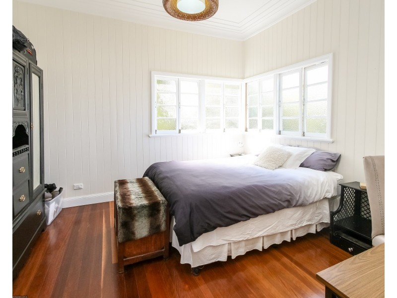 34 Dayman Street, Urangan QLD 4655