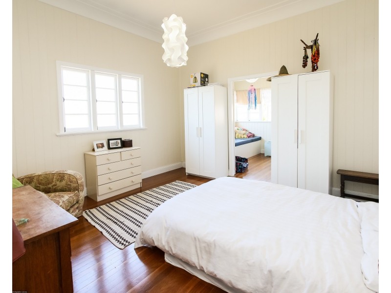 34 Dayman Street, Urangan QLD 4655