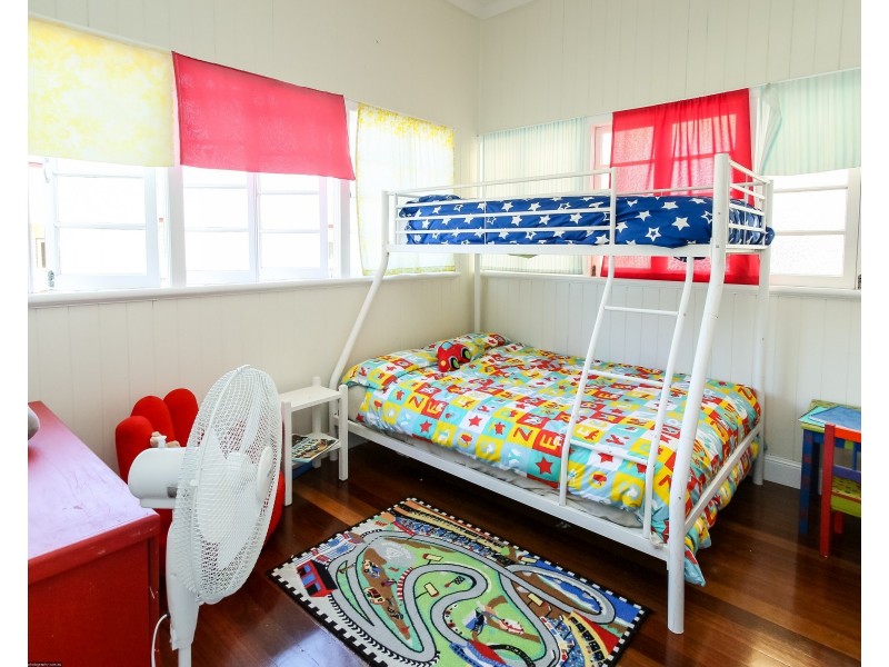 34 Dayman Street, Urangan QLD 4655