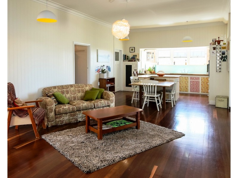 34 Dayman Street, Urangan QLD 4655