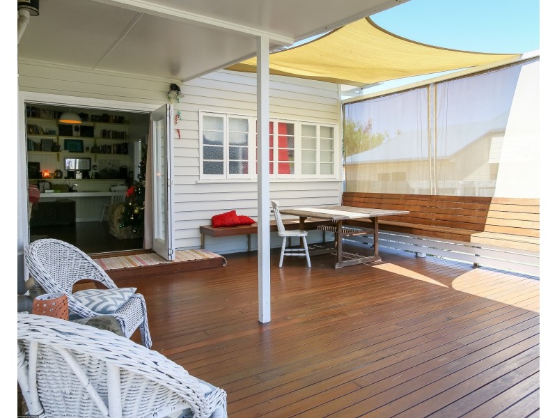 34 Dayman Street, Urangan QLD 4655