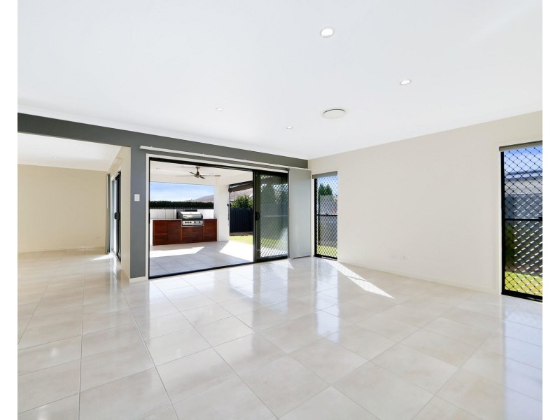 61 Royal Drive, Kawungan QLD 4655