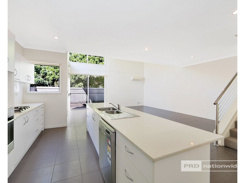 33/71 Elizabeth Street, Urangan QLD 4655