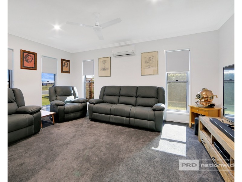 15 Richard Charles Drive, Kawungan QLD 4655