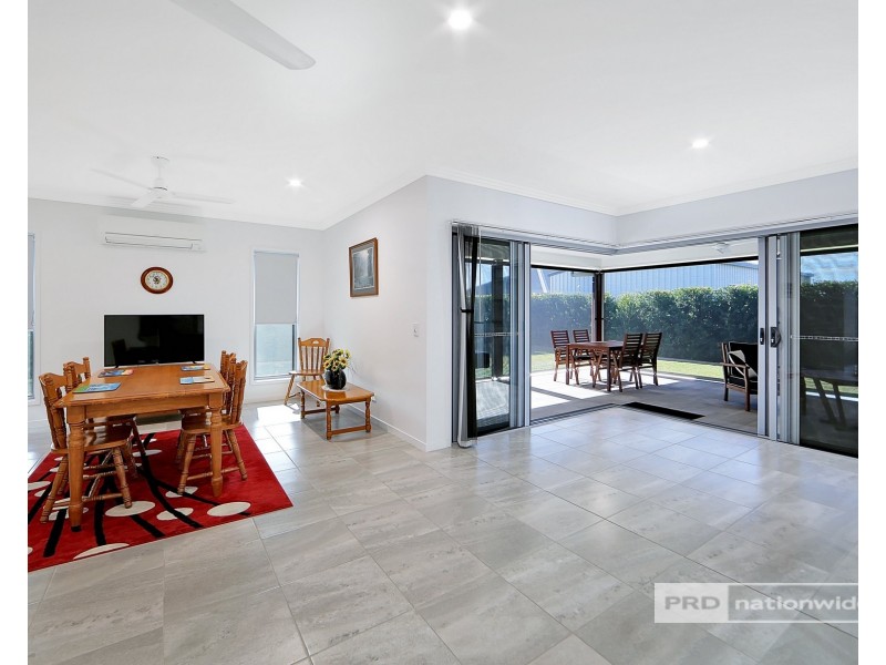 15 Richard Charles Drive, Kawungan QLD 4655