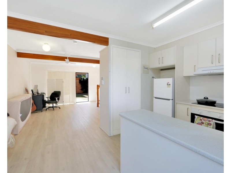 8/436 Esplanade, Torquay QLD 4655
