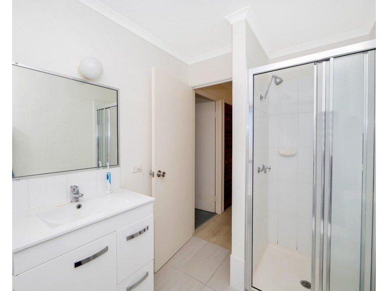8/436 Esplanade, Torquay QLD 4655
