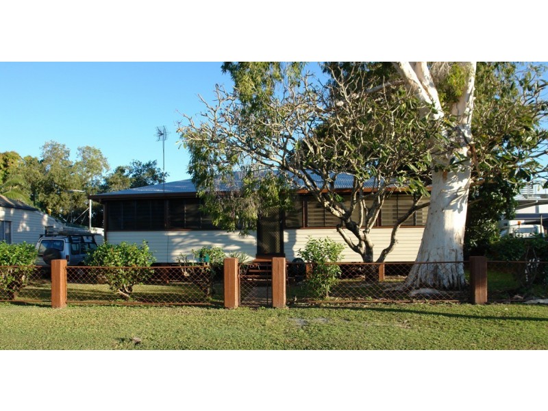 8 Waite Street, Proserpine QLD 4800