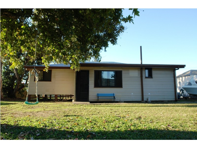8 Waite Street, Proserpine QLD 4800