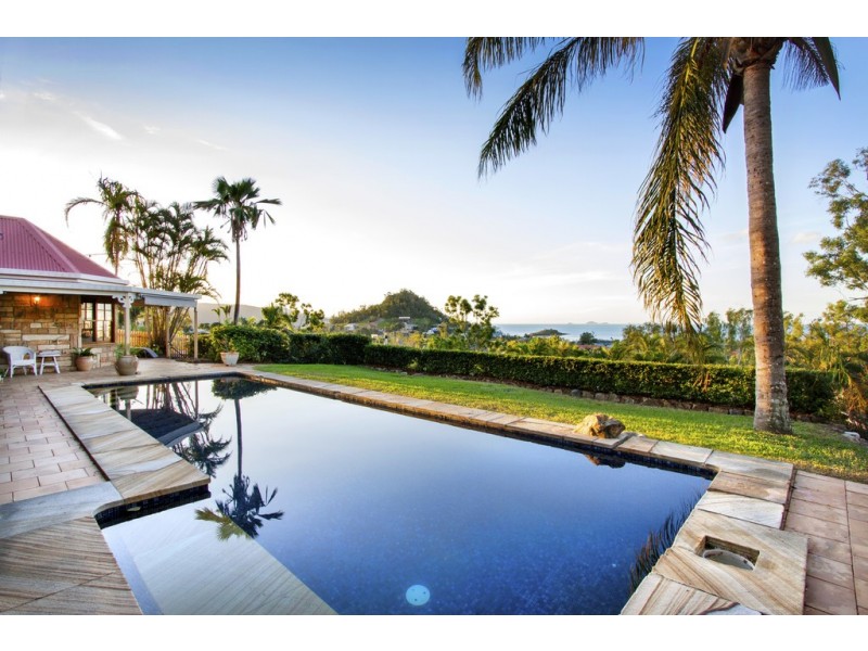 31a Manooka Drive, Cannonvale QLD 4802