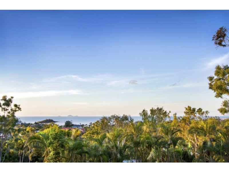31a Manooka Drive, Cannonvale QLD 4802