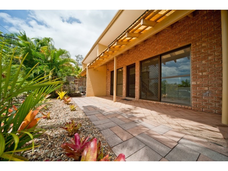 1/4 Salmon Street, Cannonvale QLD 4802