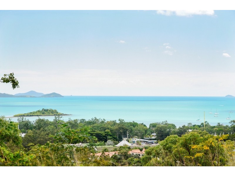 24/13 Border Drive, Cannonvale QLD 4802