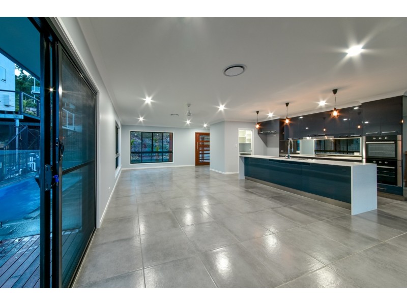 40 Beth Court, Cannonvale QLD 4802