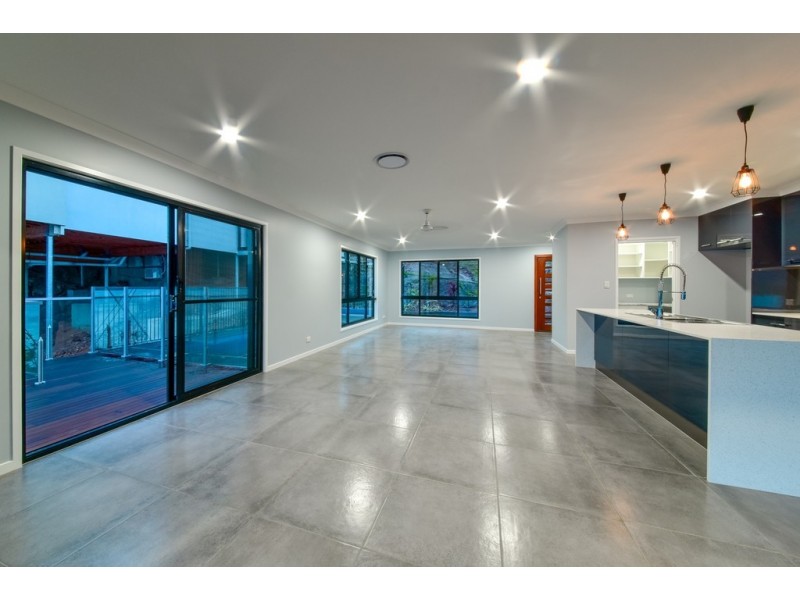 40 Beth Court, Cannonvale QLD 4802