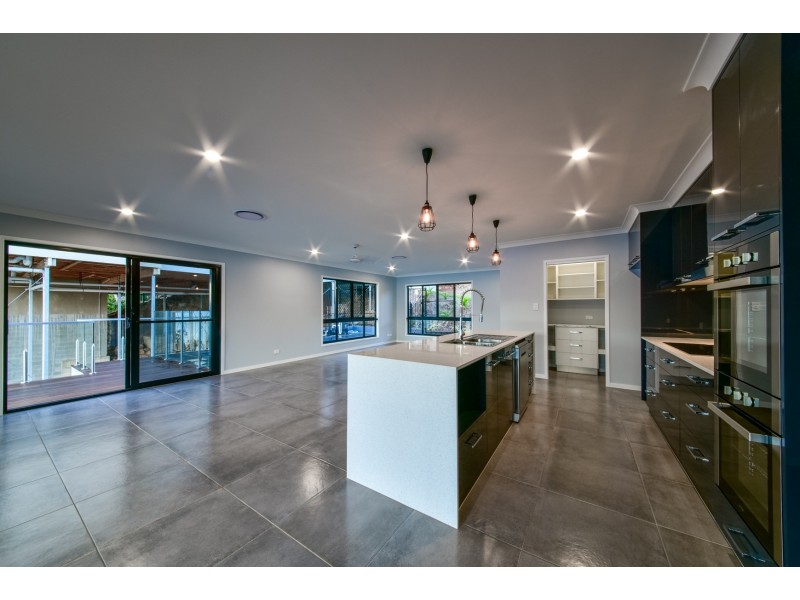 40 Beth Court, Cannonvale QLD 4802