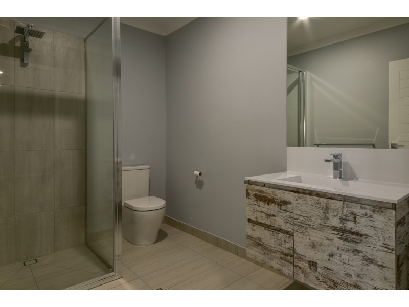 40 Beth Court, Cannonvale QLD 4802