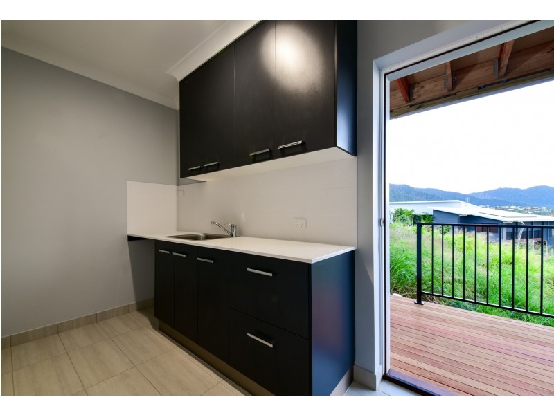 40 Beth Court, Cannonvale QLD 4802