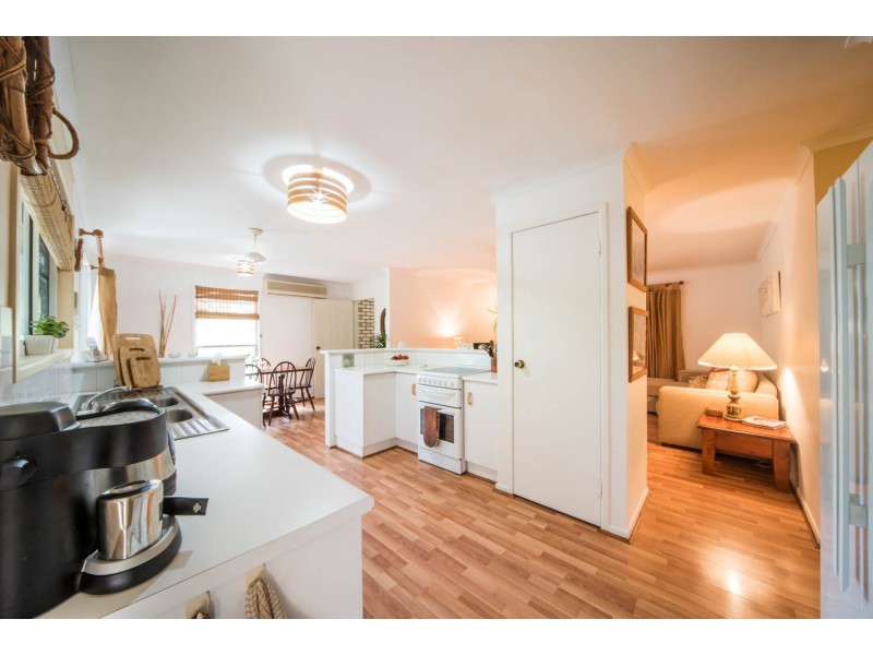 10 Olsen Place, Jubilee Pocket QLD 4802