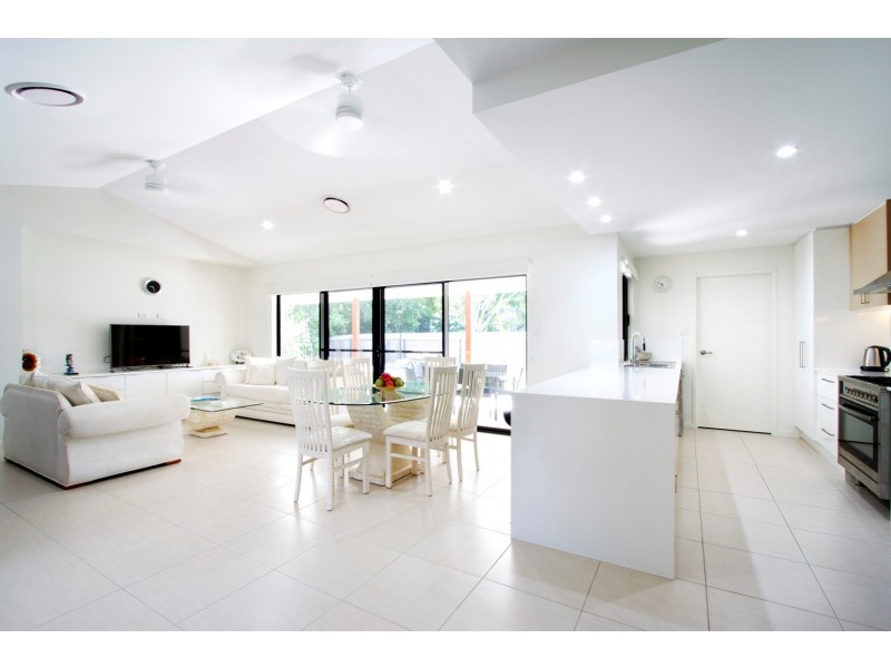 4 Homestead Place, Cannon Valley QLD 4800