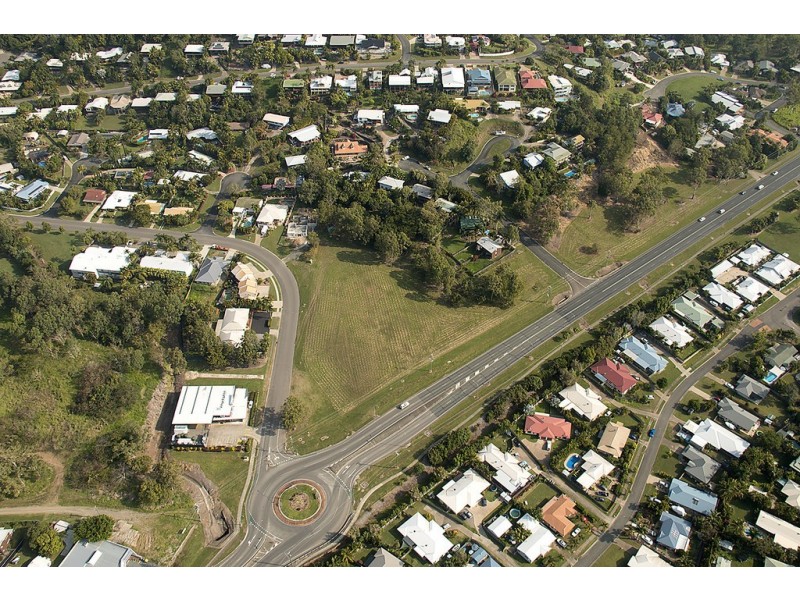 82 Shute Harbour Road, Cannonvale QLD 4802