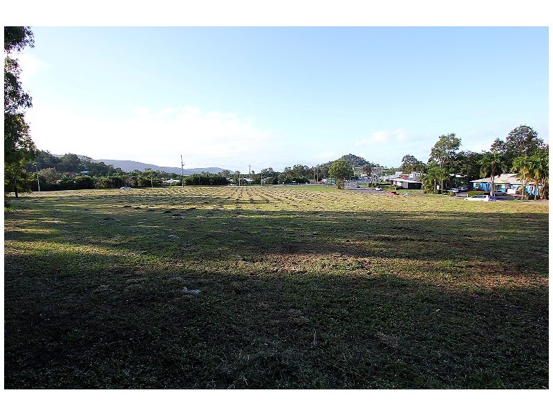 82 Shute Harbour Road, Cannonvale QLD 4802