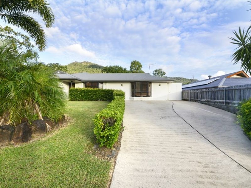 9 Links Drive, Cannonvale QLD 4802