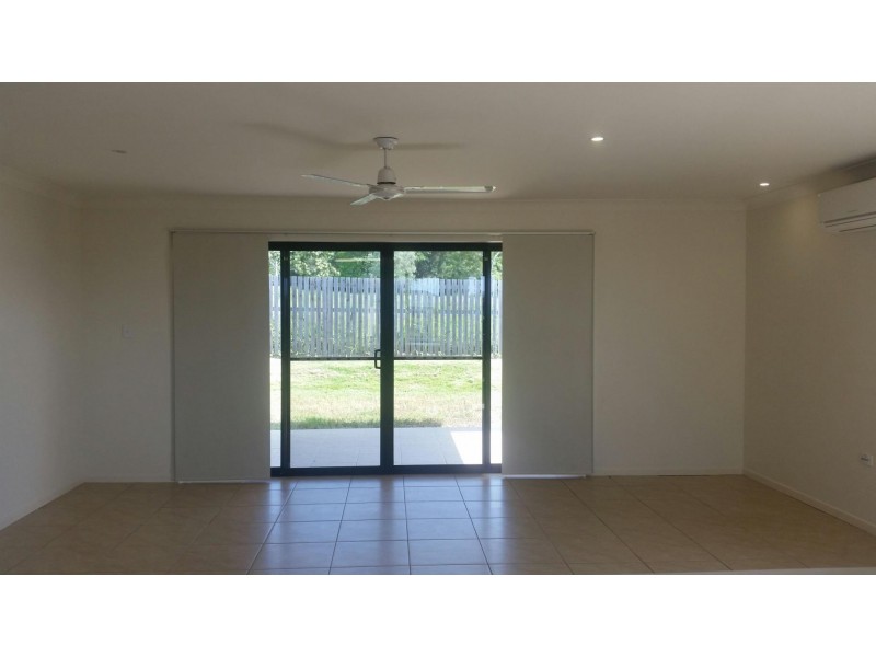 2/47 Endeavour Circuit, Cannonvale QLD 4802