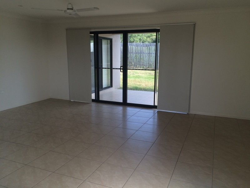 2/47 Endeavour Circuit, Cannonvale QLD 4802