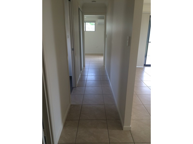 2/47 Endeavour Circuit, Cannonvale QLD 4802