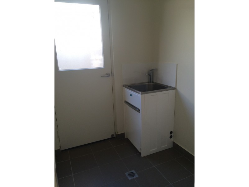 2/47 Endeavour Circuit, Cannonvale QLD 4802