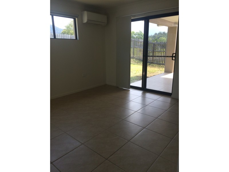 2/47 Endeavour Circuit, Cannonvale QLD 4802