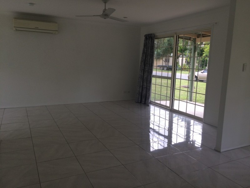 5 Hazelwood Crescent, Cannonvale QLD 4802