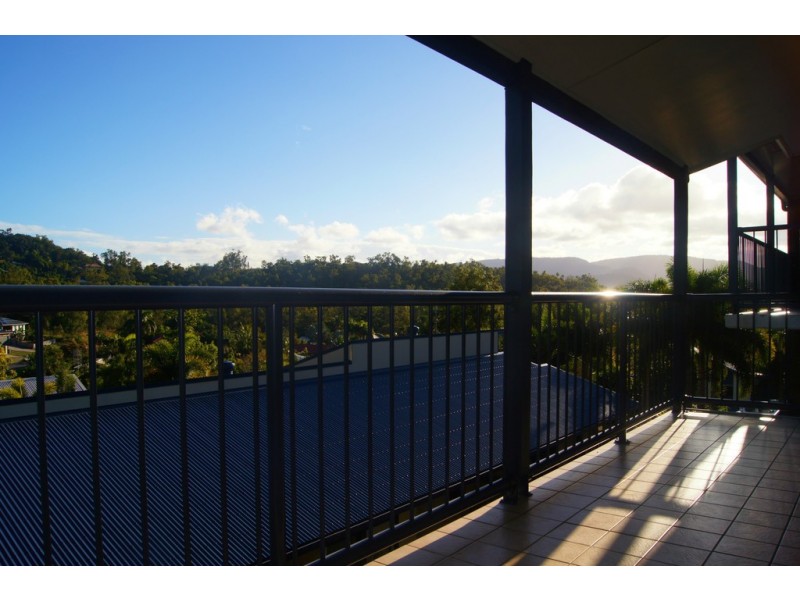 8/5 Border Drive, Cannonvale QLD 4802