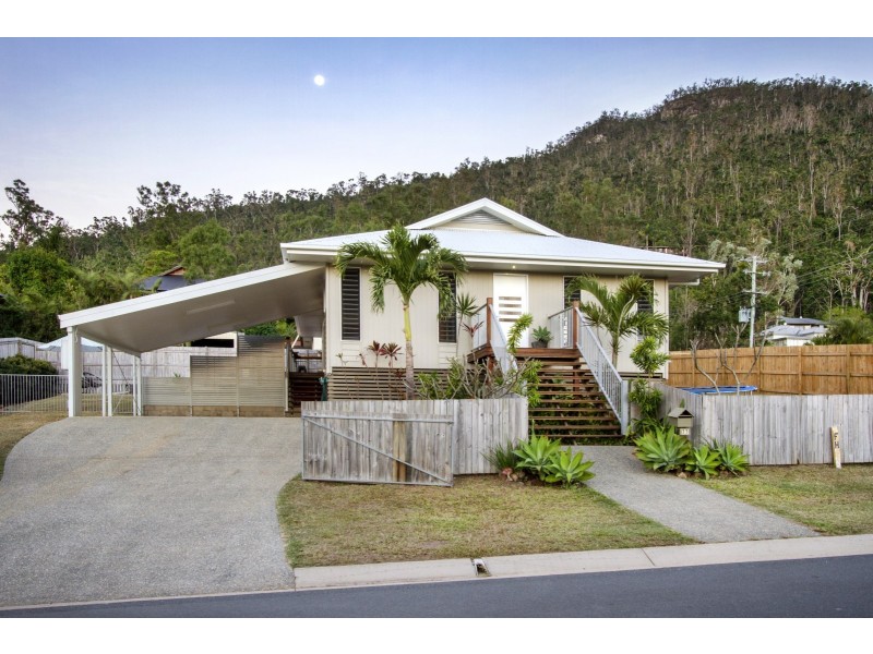 77 Country Road, Cannonvale QLD 4802