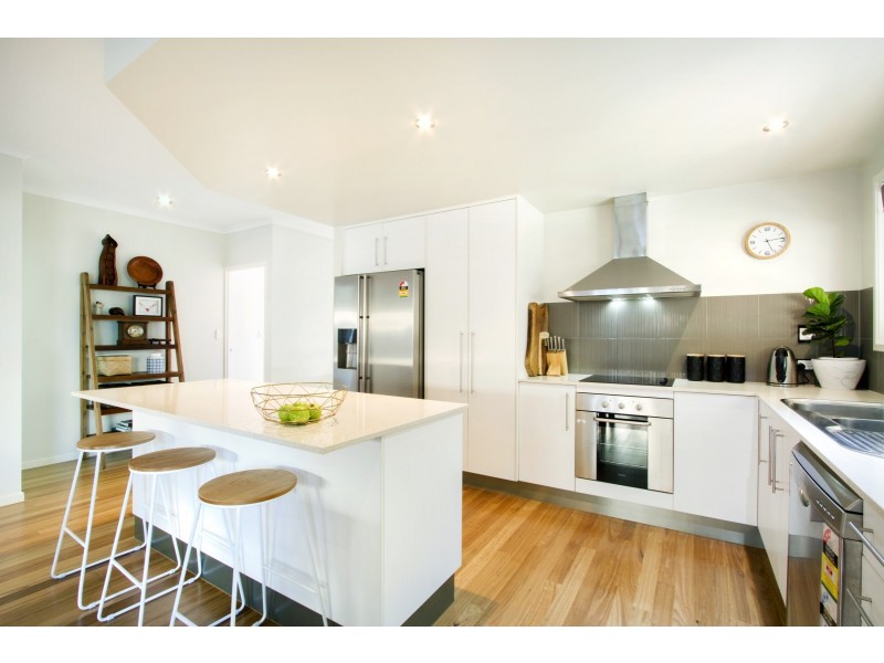 77 Country Road, Cannonvale QLD 4802