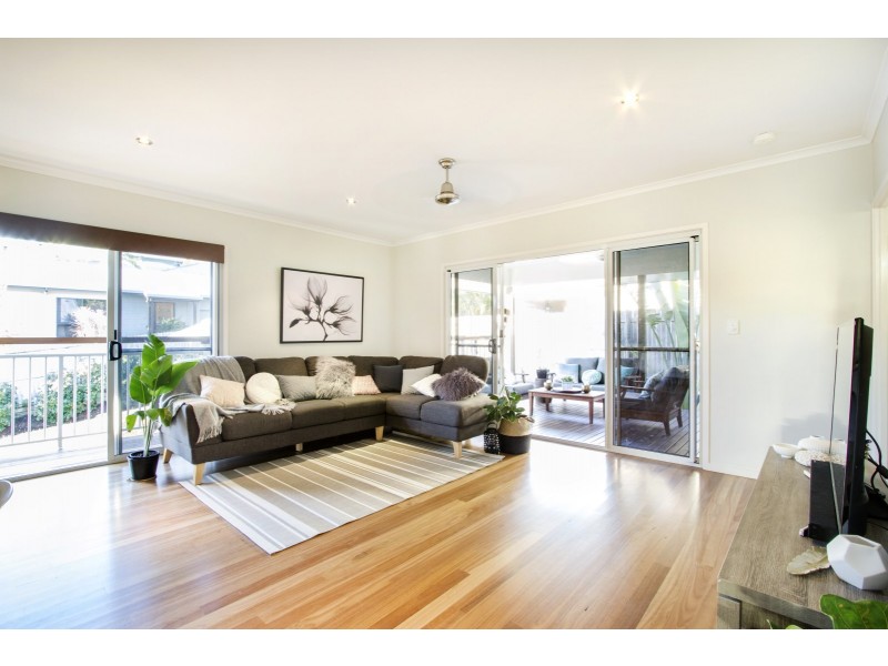77 Country Road, Cannonvale QLD 4802