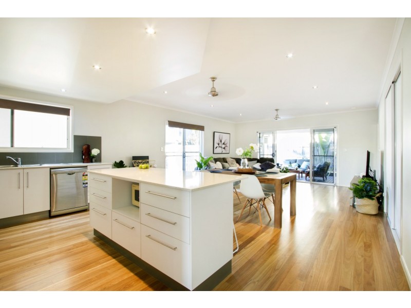 77 Country Road, Cannonvale QLD 4802