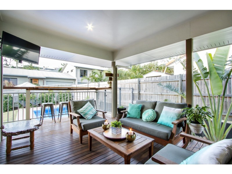 77 Country Road, Cannonvale QLD 4802