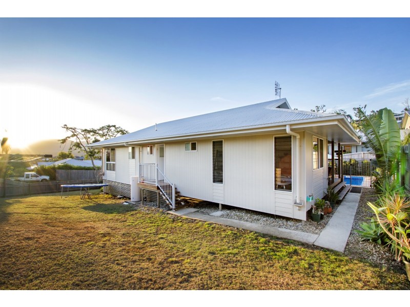 77 Country Road, Cannonvale QLD 4802