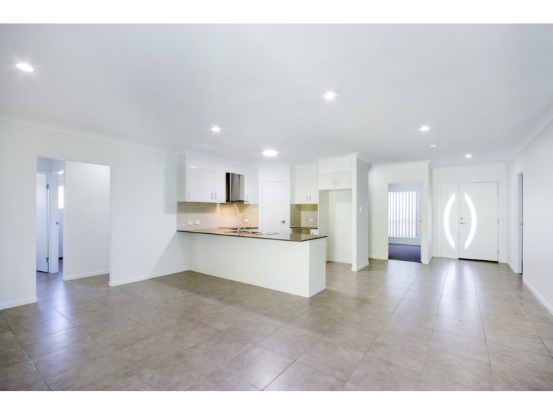 55 South Molle Boulevard, Cannonvale QLD 4802