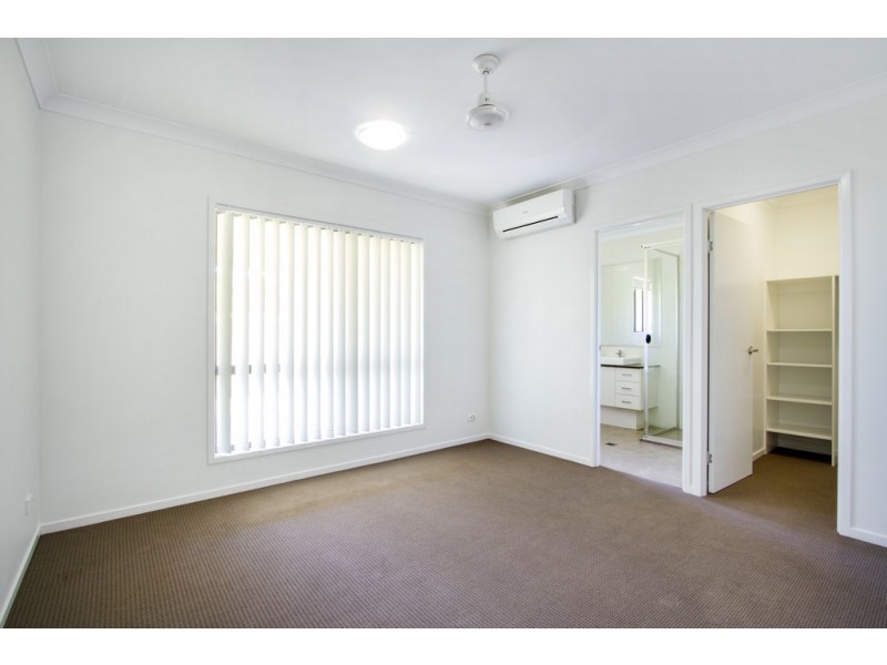 55 South Molle Boulevard, Cannonvale QLD 4802
