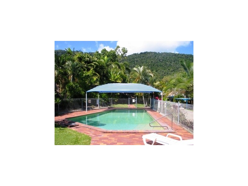 24/28 Island Drive, Cannonvale QLD 4802