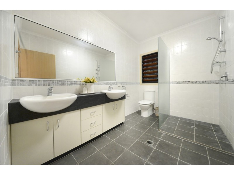 33 Stonehaven Court, Airlie Beach QLD 4802