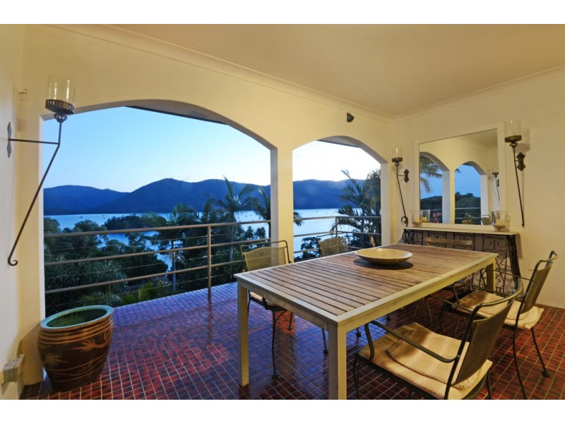 6 Shutehaven Close, Shute Harbour QLD 4802