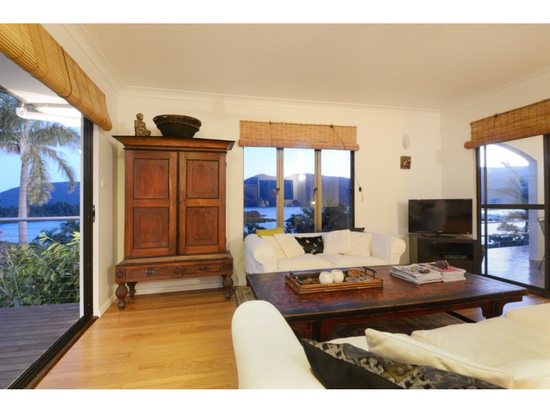 6 Shutehaven Close, Shute Harbour QLD 4802