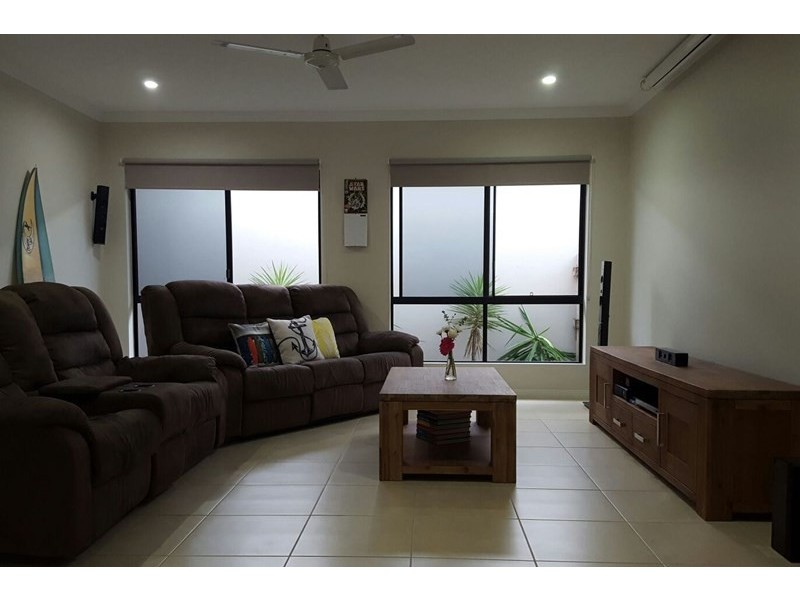 27 Twin Creek Court, Cannonvale QLD 4802