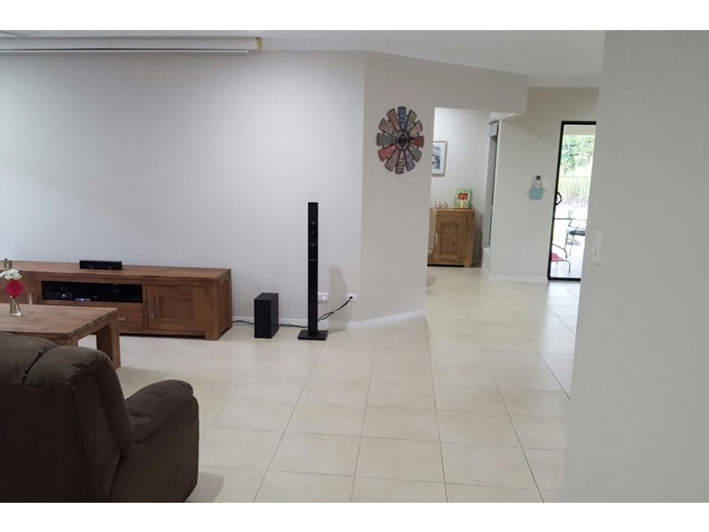 27 Twin Creek Court, Cannonvale QLD 4802