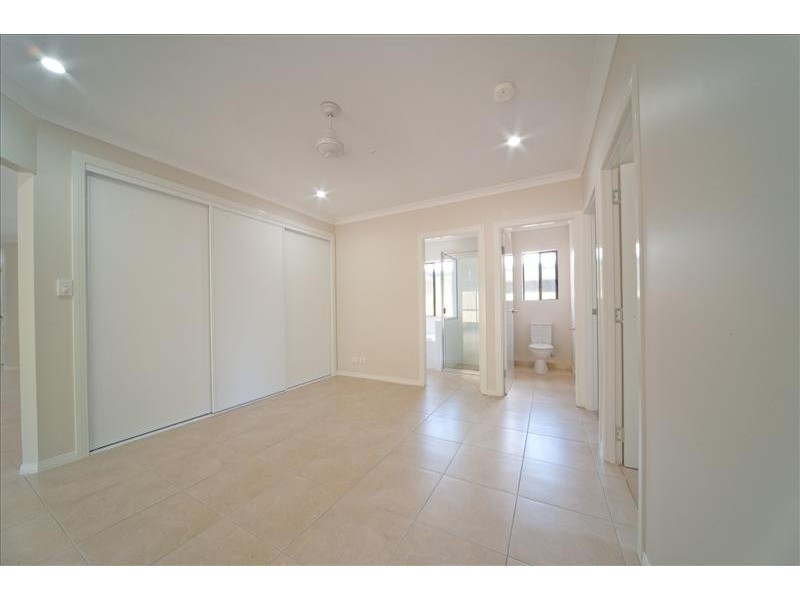 27 Twin Creek Court, Cannonvale QLD 4802