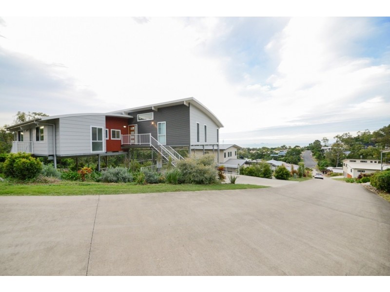 10/13 Border Drive, Cannonvale QLD 4802
